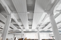 Gemeinsames Online-Expertenseminar von Zehnder und dem Wärmepumpen-Spezialisten Waterkotte: Hier steht die optimale Lösung für die Beheizung und Kühlung von Hallen durch die Kombination aus Deckenstrahlplatten und Wärmepumpen im Fokus.