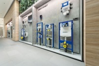 Der Ausstellungsbereich im Informationszentrum Langenfeld umfasst die Geberit Kompetenzen rund um Trinkwasserhygiene, Schallschutz, Brandschutz und Abwasserhydraulik. 