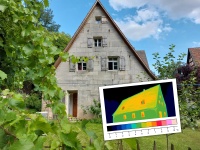 Auch wenn’s richtig schräg ist: Cellulose-Einblasdämmung bleibt auch nach Jahrzehnten setzungssicher und formstabil, wie die Thermografieuntersuchung bei diesem ehemaligen Bauernhaus zeigt.<br /><br />Quelle: Climacell