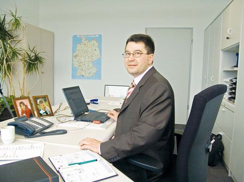 Markus Klemmer, Gesamtverkaufsleiter, wird weiterer...