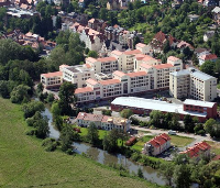 Seit Juni 2005 verfügt der Main-Kinzig-Kreis erstmals über eine zentrale Verwaltung. Angesiedelt in Gelnhausen, passt sich das Main-Kinzig-Forum gut in das umgebende Fachwerkensemble ein. Foto: Axel Häsler