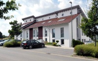 Bei diesem Neubau in Bielefeld kommt eine Luft-Wasser-W&auml;rmepumpenkaskade zu Einsatz: f&uuml;r W&auml;rme und Trinkwarmwasserbereitung<br />Bild: Mitsubishi Electric Europe B.V.