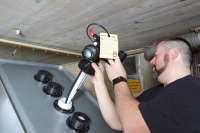 Der PE-Kombi-Tank passt durch jede Tür und kann leicht im Keller aufgestellt werden. Das komplette Sicherheitszubehör passt auf einen<br />Stutzen und wird entsprechend auf jeden Tank vormontiert. 