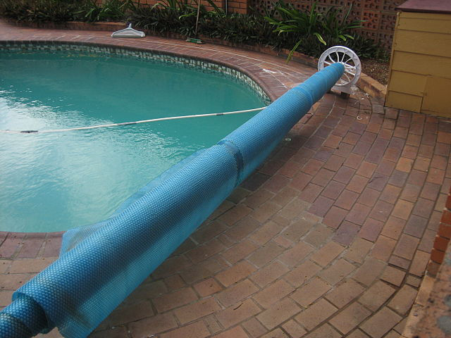 Günstig und einfach zu installieren: die Poolplane.Bild:...