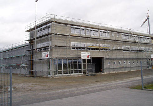 Vorderansicht des ABIG-Neubaus.