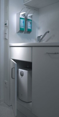 Die Teeküchen der Klinik und der HNO-Praxis sind  mit Comfort-Kleinspeichern „Huz 5 Comfort“ ausgestattet – somit stehen bei jeder Wasserentnahme 5 Liter Warmwasser zur Verfügung. (Praxis Dr. med. Beate Brenner, HNO)<br />Bilder: AEG Haustechnik / occumed<br />