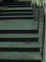 Fertig verlegte Treppe im Außenbereich