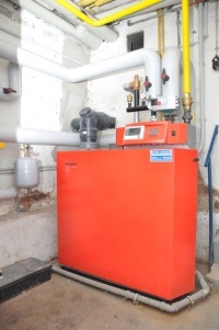 Kompakt, aber leistungsstark – so eignet sich der Gas-Brennwertkessel Gas 210 ECO PRO ideal für den Einsatz in dem Kindergarten.
