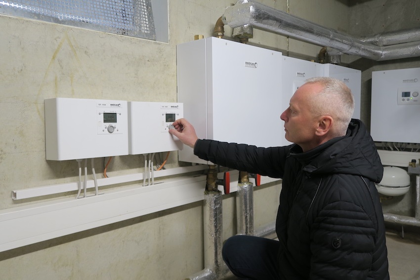 Zwei Neutralisationseinrichtungen vom Typ Kondensat-Neutrabox...