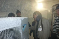 Dass Altherma Luft/Wasser-Wärmepumpen auch bei - 20 ° C effizient arbeiten, erfährt man bei einem Blick in die Kältekammern der DAIKIN Teststation in Oostende, Belgien. Foto: Daikin