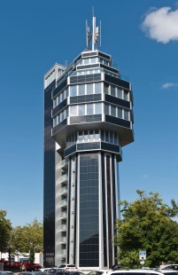 Als erstes Nullenergiehochhaus der Welt versorgt sich.......