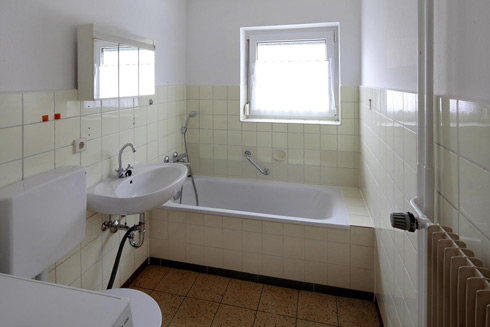 Die alten Bäder der Bestandswohnungen der Wohnungsgenossenschaft...