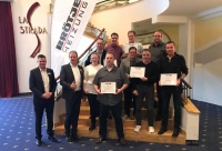 Freudige Stimmung inklusive: Sechs Teams können bzw. konnten sich über ihren BRÖTJE Sales Award und das Preisgeld in Höhe von je 1.000 € freuen.<br />Foto: August Brötje <br />