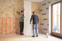 2. ModulPlatten an der Unterkonstruktion montieren.