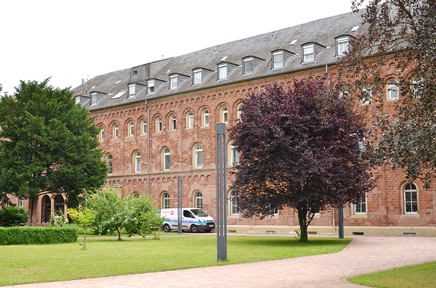 Das Schwesternwohnheim in Trier während der Sanierungsarbeiten...