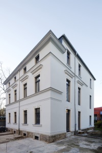 Aufgrund der denkmalgeschützten Fassade wurde diese Villa in Leipzig bei der energetischen Sanierung von innen gedämmt.  