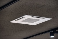 Mit dem neuen Plasma Quad Connect Kit können bestehende Geräte mit der Plasma Quad Plus-Filtertechnologie nachgerüstet werden.<br />Bild: Mitsubishi Electric<br />