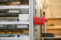 Lager nachher: klar, sauber, deutlich beschriftet.