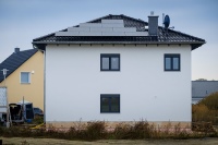 Energiesparen auf 162 m2: Die Kombination aus Photovoltaikanlage sowie effizienten Heiz- und Lüftungstechniken macht das Eigenheim von Christian Wolff zum KfW-40-plus-Bau.