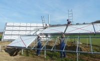 Dank des innovativen AquaSystems von Ritter XL Solar, welches Wasser statt Frostschutzmittel als Wärmeleitmedium einsetzt, ist eine schnelle und einfache Installation ohne Baukran möglich. Bild: Ritter XL Solar