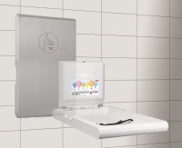 CAMBRINO Wickeltische stehen auch zur vertikalen Wandmontage zur Verfügung und sind mit gebürsteter Edelstahlfront erhältlich.<br />Bilder: Franke Aquarotter GmbH - Water Systems