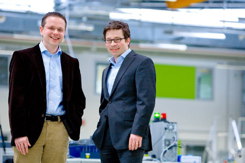 Links: Dr. Michael Bauer (CTO), rechts: Dr. Florian...
