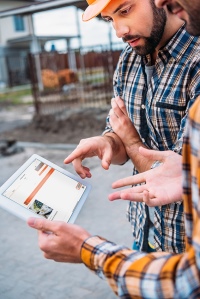 fischer und die GC-Gruppe entwickeln ab sofort gemeinsam die erfolgreiche<br />Handwerker-App Craftnote weiter. Schon heute nutzen bereits über 35.000<br />Handwerker Craftnote aktiv für ihre Arbeit.