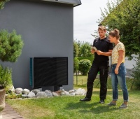 Für die Renovierung: Die Daikin Altherma 3 H HT eignet sich mit Vorlauftemperaturen von bis zu 70 °C für den einfachen Austausch von Ölheizungen. Dies wird vom Staat mit einer Förderung in Höhe von 45 % der Investitionskosten belohnt. <br />Bilder: Daikin