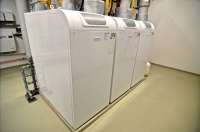 Drei mal bodenstehende Gasbrennwerttechnik SGB 260 I von Brötje – Zuverlässigkeit, Langlebigkeit und schlanke Einbaumaße waren entscheidend für die Wahl.