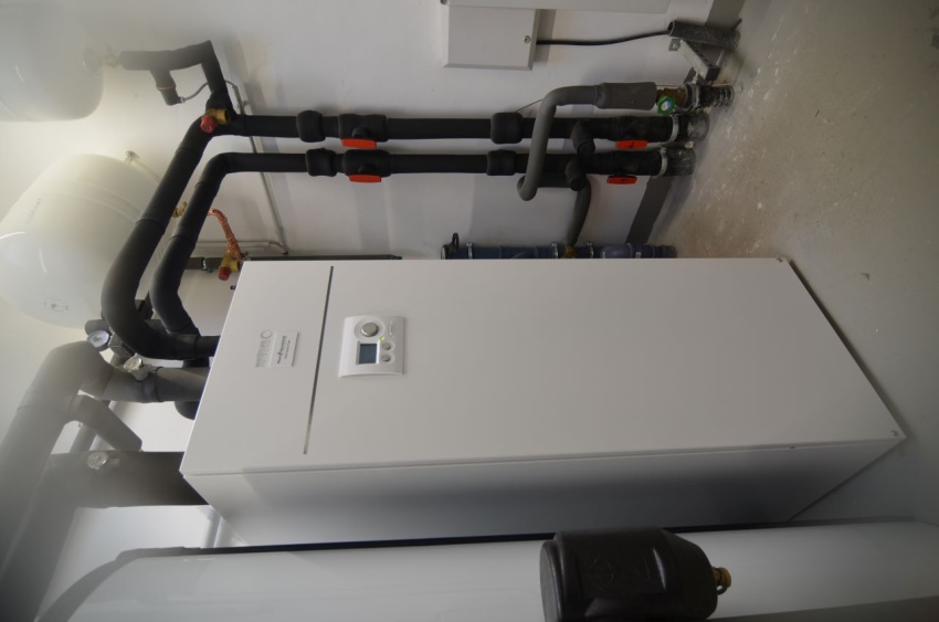 Die Wärmepumpe BSW NEO 20 von BRÖTJE wurde im Technikraum...