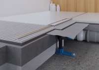 Das DallFlex-System setzt sich im Wesentlichen aus drei Komponenten zusammen: dem Ablaufgehäuse, der einklickbaren Dichtmanschette und einer großen Vielfalt an passenden Duschrinnen. Ein Vorteil für den Fachhandwerker: Das innovative Ablaufgehäuse ist höhenverstellbar und kann auf der Baustelle millimetergenau ein nivelliert werden.