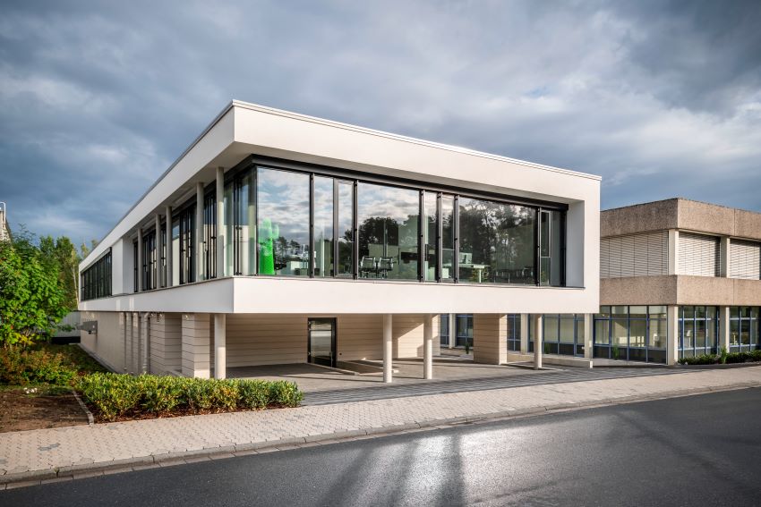 Viel Licht zeichnet die Architektur des Neubaus aus....