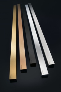 Auch die klassische Duschrinne CeraLine wird mit den Farben Rotgold, Anthrazit und Messing neu in Szene gesetzt.<br />Bilder: Dallmer GmbH + Co. KG 