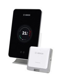Der Easy Control kann nicht nur an der Wand montiert, sondern auch mit dem passenden Tischständer und dem Funkmodul Control Key von Bosch verwendet werden. Hierbei wird der Control Key im Heizkessel eingesetzt.