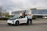 Natürlich mit dem Elektroauto angereist: Mareike Köster.......
