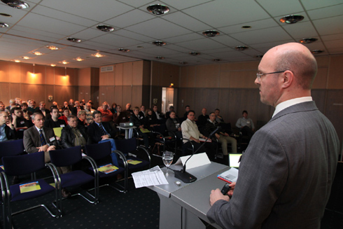Vertiefende Workshops bieten Gelegenheit zum fachlichen...
