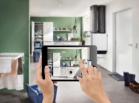 Die starline App von FRÄNKISCHE projiziert 3D-Ansichten der verschiedenen Lüftungsgitter virtuell an die gewünschte Stelle im Raum.<br />Bild: FRÄNKISCHE Rohrwerke