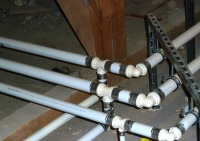 Mit Pressfittings aus dem Hochleistungskunststoff PPSU von FRÄNKISCHE arbeiteten die Installateure während der Hotel-Renovierung.