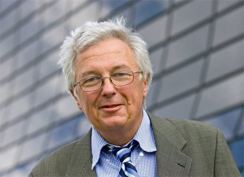 Prof. Dr. Dr. h.c. Wolfgang Eberhardt ist der neue...