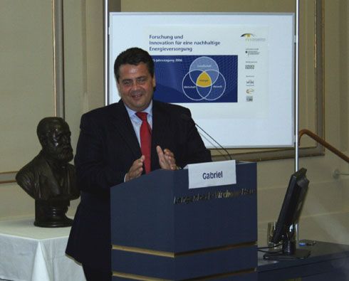 Bundesumweltminister Sigmar Gabriel betonte, dass erneuerbare...