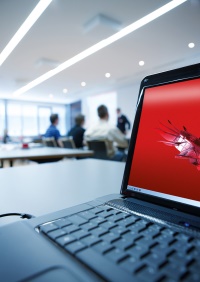 Speziell für das Fachhandwerk konzipierte Fachseminare und Praxis-Workshops zum Thema Kontrollierte Wohnraumlüftung mit Wärmerückgewinnung (KWL) bereiten die aktuellen Themeninhalte fachgerecht auf und sorgen für eine permanente Weiterbildung.