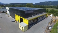 An den Fassaden erzeugen Solarkollektoren, auf dem.......
