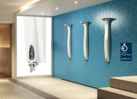 Die neue Duschpaneel-Linie SMARTWAVE ergänzt Franke jetzt um die zeitgesteuerte, elektronische Armaturenvariante AQUACONTACT mit Hygieneoptionen, wie automatische Hygienespülungen und programmgesteuerte thermische Desinfektionen.  Bild: Franke Aquarotter GmbH<br />