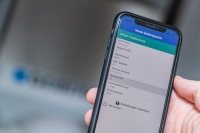 Über die App können im Spülmodus Verbrauch, Sollverbrauch sowie Spülzeit und -intervall der Geberit Hygienespülung festgelegt und bei Bedarf geändert werden.
