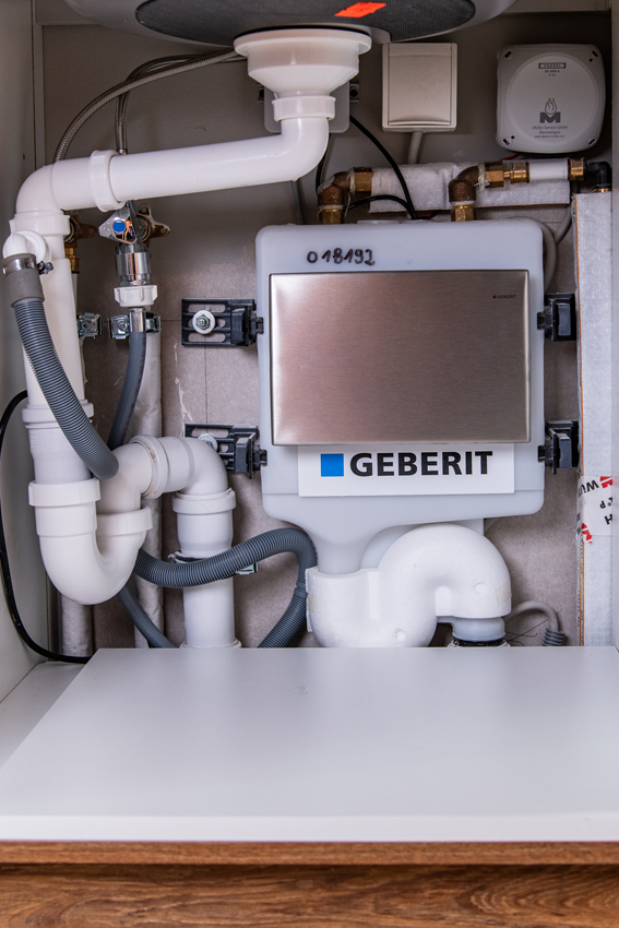 Die Geberit Hygienespülung ist versteckt unter der...