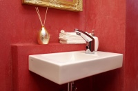 Mit wenig Platz ein pfiffiges Produkt: Der Waschtisch Keramag iCon xs passt mit seiner geringen Ausladung in jedes Bad.