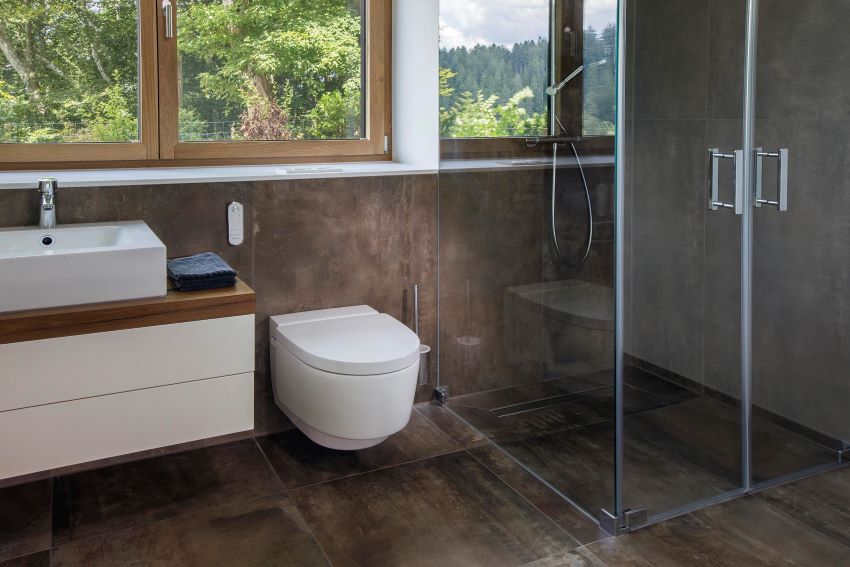 In einer Variante des Masterbades ist das Dusch-WC...