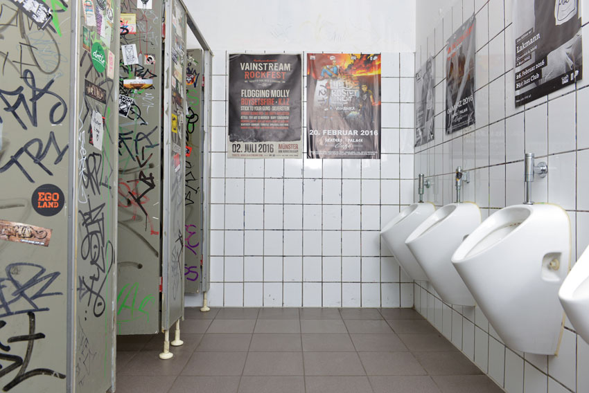 Vor der Sanierung: Die Sanitäranlagen sind abgenutzt...