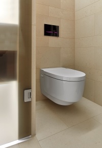 Als besonderer Komfort erwartet die Gäste in den Bädern aller Zimmerkategorien das Dusch-WC AquaClean Mera aus dem Hause Geberit.<br /><br />