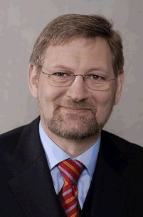 Dr. Michael Reinhard - in der Konzernleitung wechselt.......